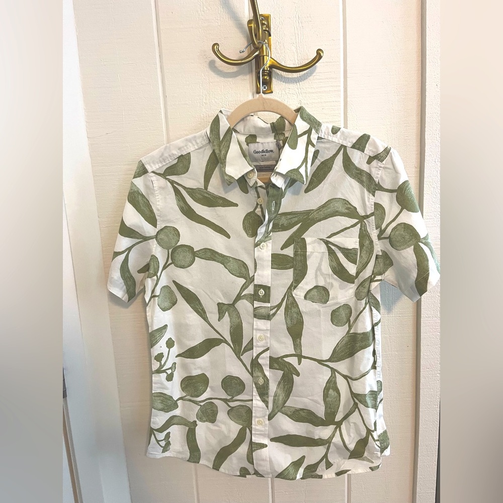 NWT Men’s Button Down